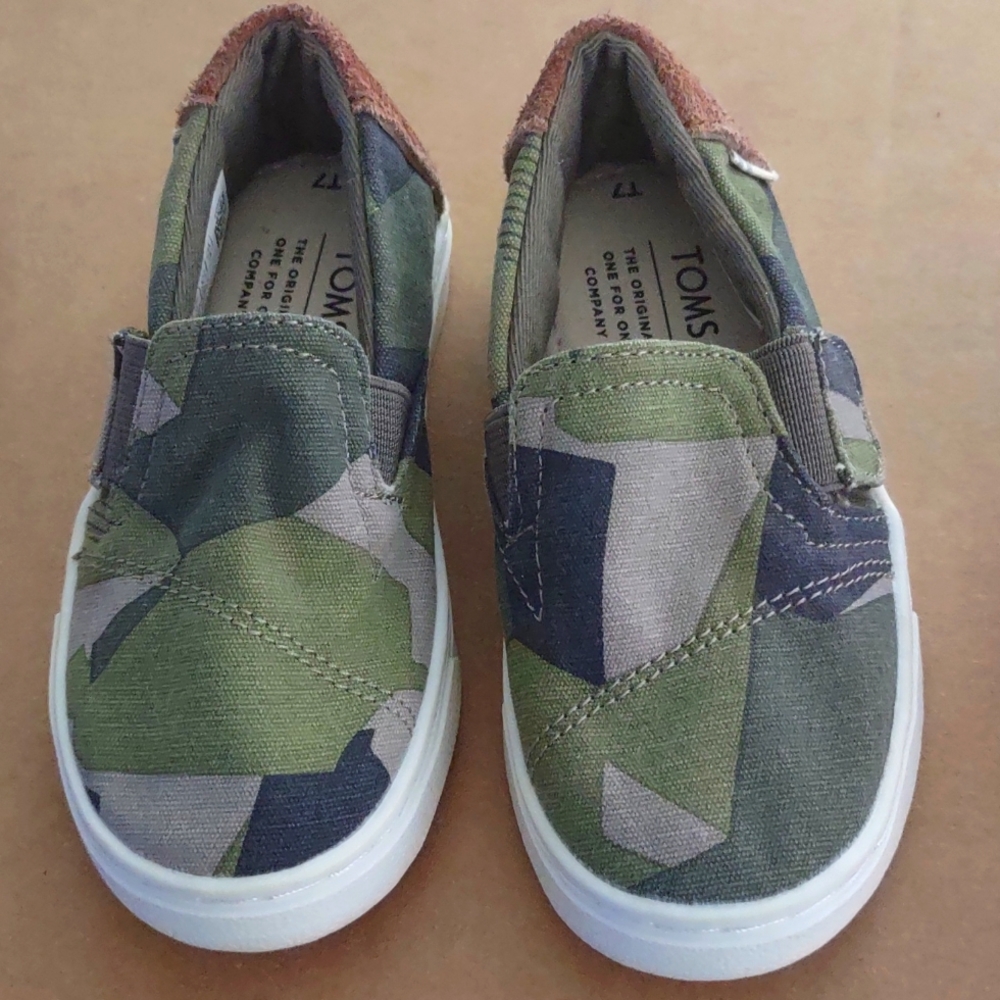 Camuflado , Toms size 7